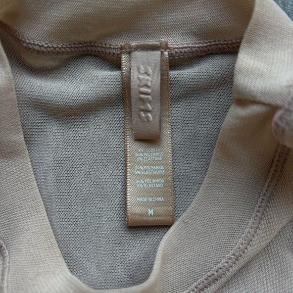 SKIMS - Picture 2 of 3